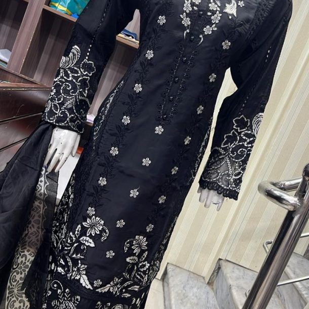 Alternative view of SS26 Viscose SalwarKameez Black